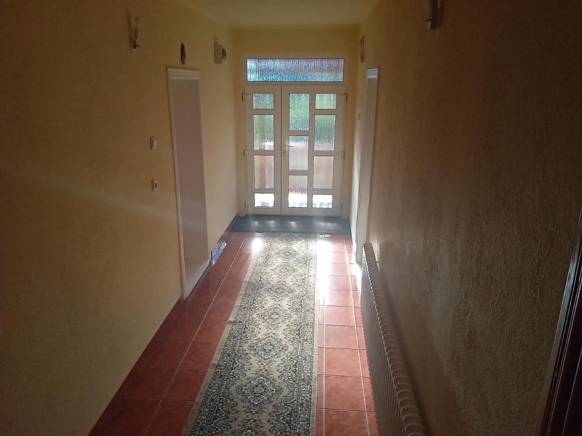 Timi Kulcsoshaz Hotel Lăzarea Buitenkant foto