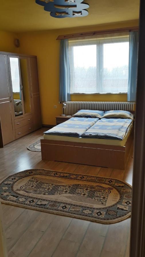 Timi Kulcsoshaz Hotel Lăzarea Buitenkant foto