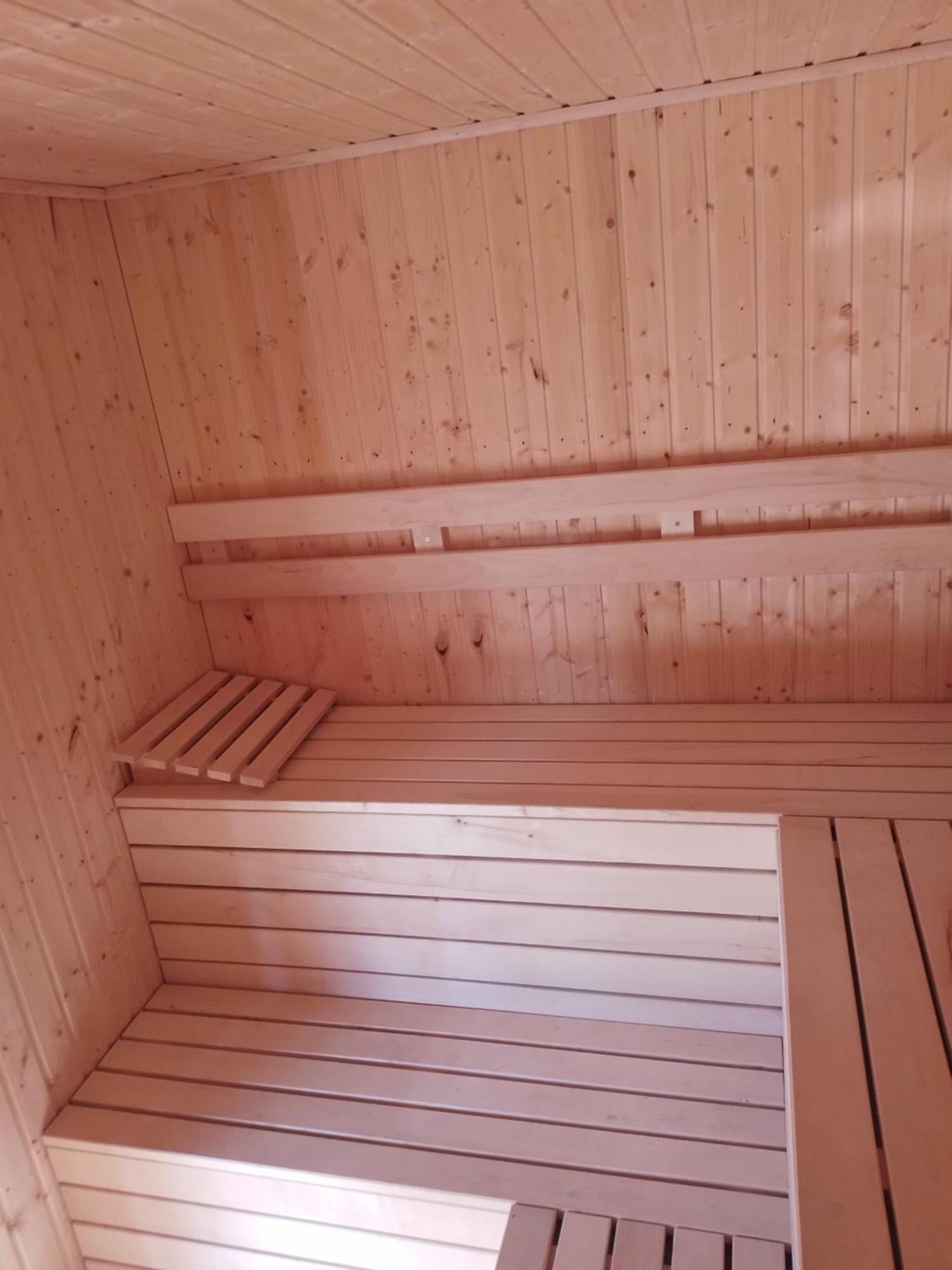 Timi Kulcsoshaz Hotel Lăzarea Buitenkant foto