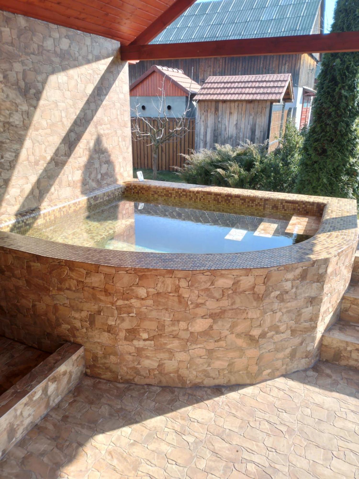 Timi Kulcsoshaz Hotel Lăzarea Buitenkant foto