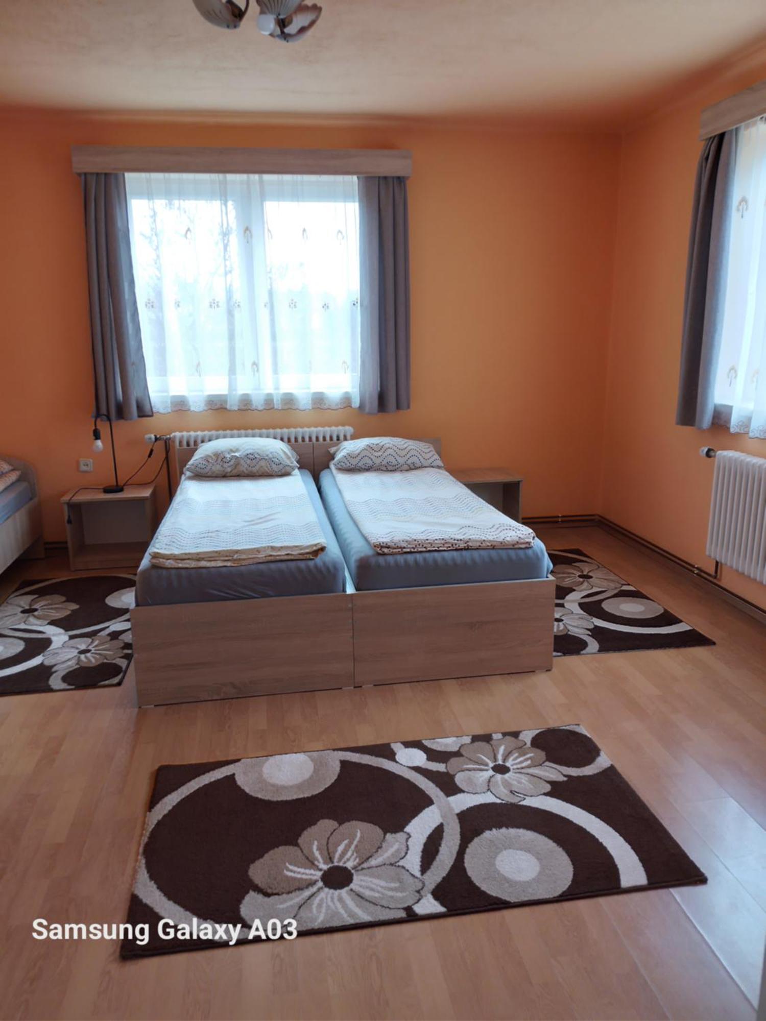 Timi Kulcsoshaz Hotel Lăzarea Buitenkant foto