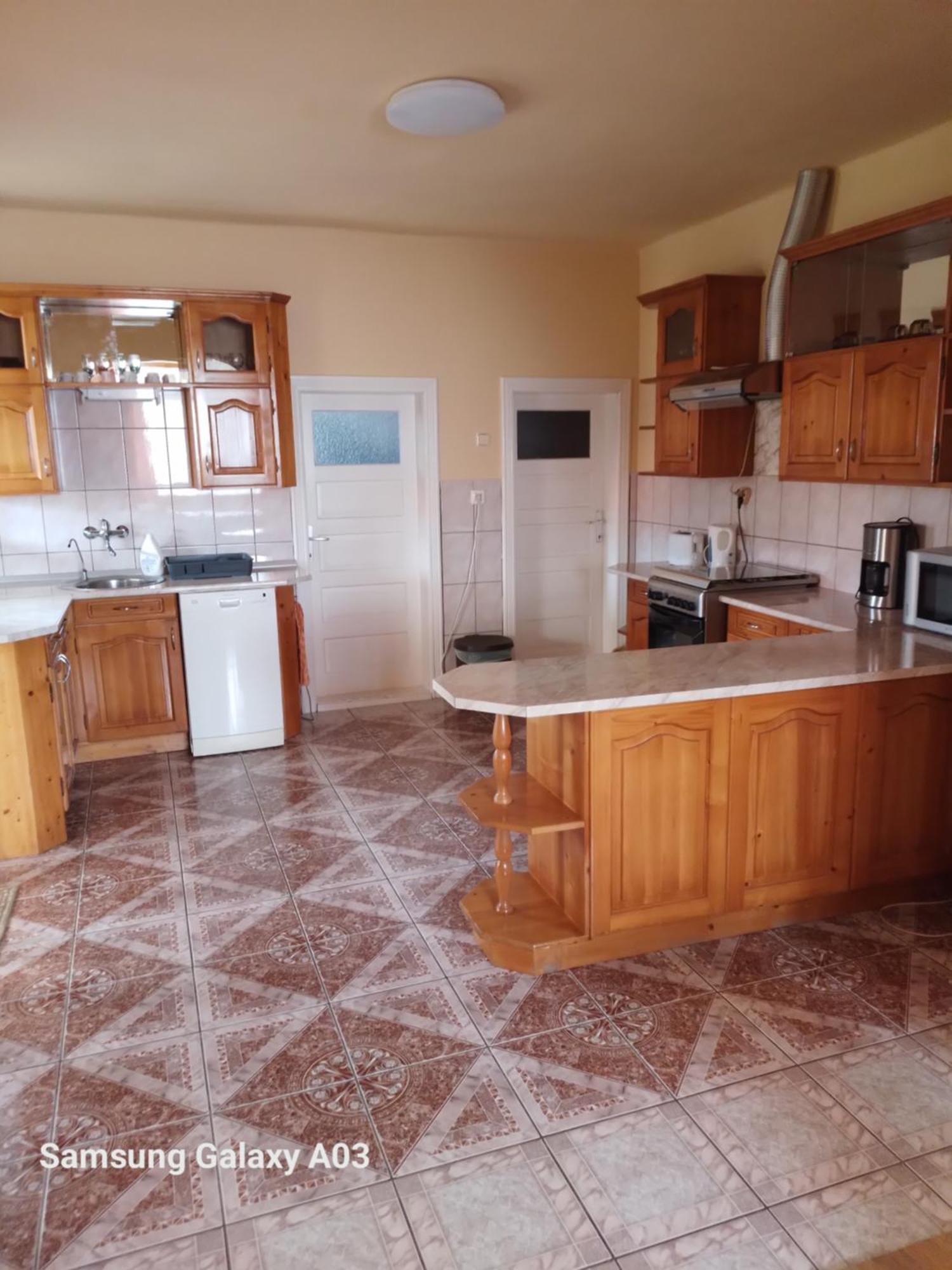 Timi Kulcsoshaz Hotel Lăzarea Buitenkant foto