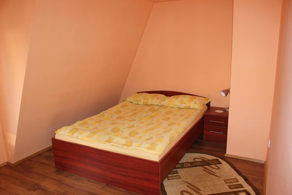 Timi Kulcsoshaz Hotel Lăzarea Buitenkant foto