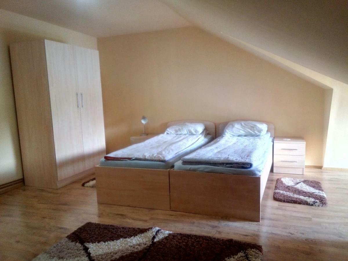 Timi Kulcsoshaz Hotel Lăzarea Buitenkant foto